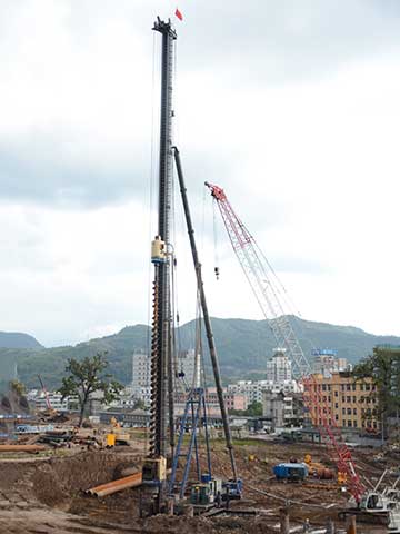 外側(cè)動力頭